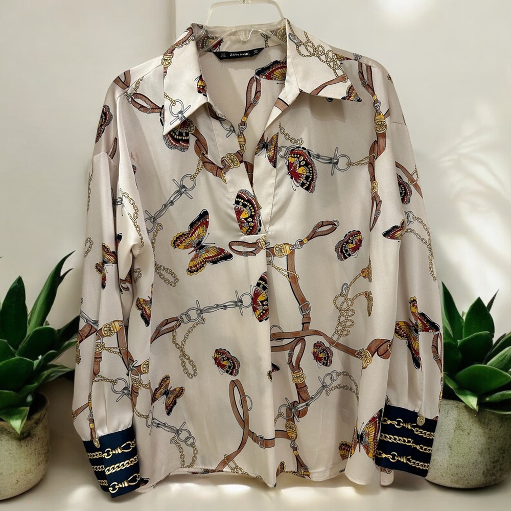 Zara Basic butterfly and chain printed blouse, V-Neck Pullover, Cream, S… - Picture 1 of 11